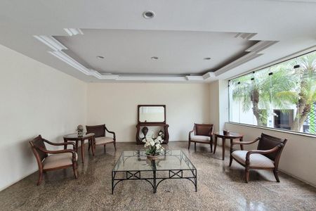 Apartamento à venda com 240m², 4 quartos e 3 vagas Apartamento à venda com 240m², 4 quartos e 3 vagasHall social