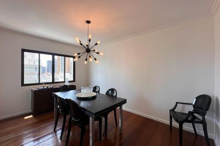 Apartamento à venda com 240m², 4 quartos e 3 vagas Apartamento à venda com 240m², 4 quartos e 3 vagasSala de Jantar