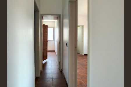 Apartamento à venda com 77m², 2 quartos e 1 vagaCorredor