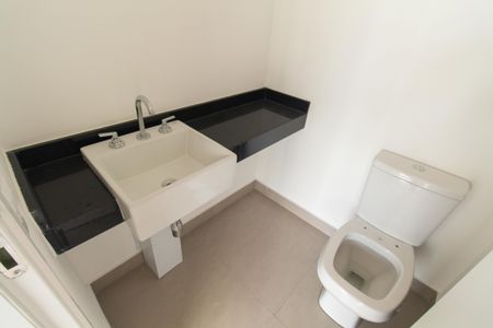 Studio para alugar com 32m², 0 quarto e sem vaga Studio para alugar com 32m², 0 quarto e sem vagaBanheiro