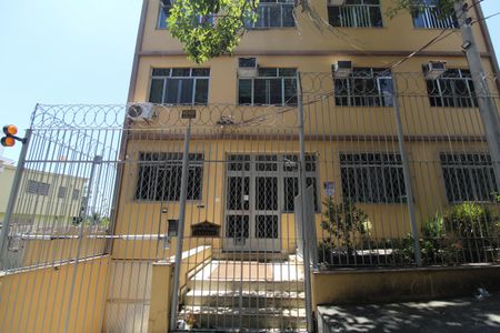 Apartamento para alugar com 75m², 2 quartos e 1 vagaFachada 