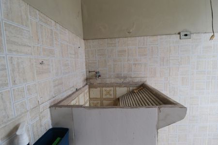 Casa à venda com 103m², 2 quartos e 1 vagaÁrea de serviço