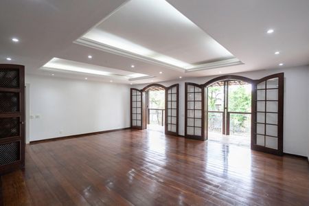 Casa para alugar com 487m², 5 quartos e 6 vagasSala 1