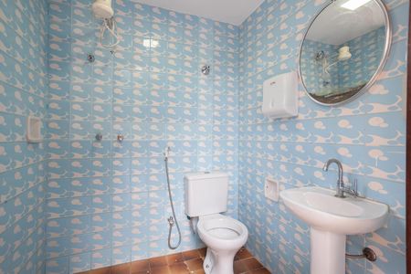 Casa para alugar com 487m², 5 quartos e 6 vagasBanheiro