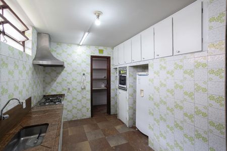 Casa para alugar com 487m², 5 quartos e 6 vagasCozinha