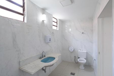 Casa para alugar com 487m², 5 quartos e 6 vagasBanheiro da suíte 1