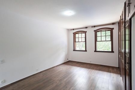 Casa para alugar com 487m², 5 quartos e 6 vagasSuíte 1