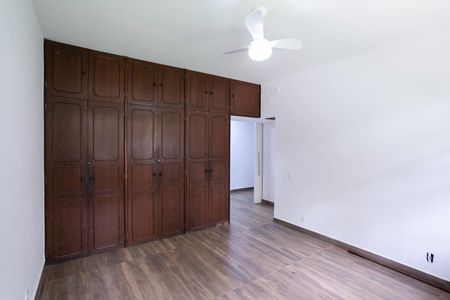 Casa para alugar com 487m², 5 quartos e 6 vagasQuarto 3