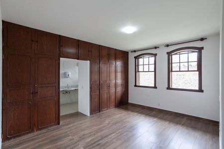 Casa para alugar com 487m², 5 quartos e 6 vagasSuíte 2