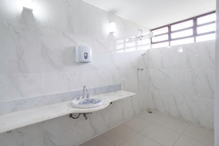 Casa para alugar com 487m², 5 quartos e 6 vagasBanheiro da suíte 2