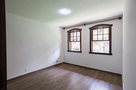 Casa para alugar com 487m², 5 quartos e 6 vagasQuarto 2