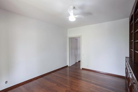 Casa para alugar com 487m², 5 quartos e 6 vagasQuarto 1