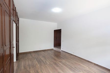 Casa para alugar com 487m², 5 quartos e 6 vagasSuíte 1