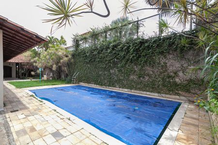 Casa para alugar com 487m², 5 quartos e 6 vagasPiscina