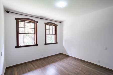 Casa para alugar com 487m², 5 quartos e 6 vagasQuarto 2