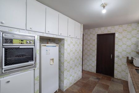 Casa para alugar com 487m², 5 quartos e 6 vagasCozinha