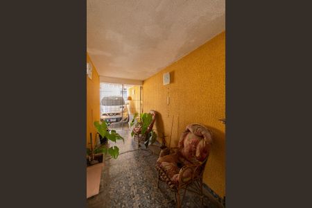 Casa à venda com 150m², 2 quartos e 2 vagasEntrada