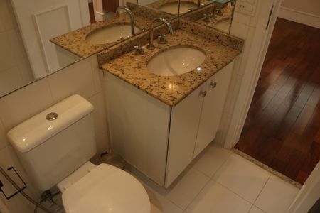 Apartamento à venda com 76m², 2 quartos e 2 vagasBanheiro 2