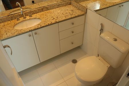 Apartamento à venda com 76m², 2 quartos e 2 vagasBanheiro Suíte