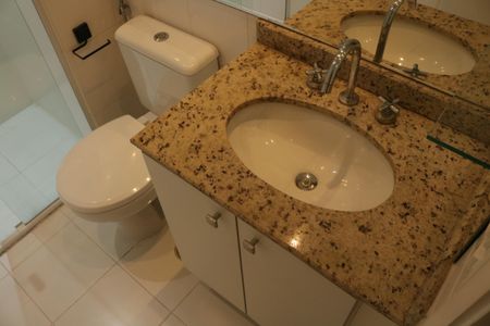 Apartamento à venda com 76m², 2 quartos e 2 vagasBanheiro 2