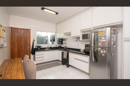 Casa à venda com 129m², 3 quartos e 3 vagasCozinha