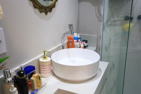 Apartamento para alugar com 58m², 2 quartos e 1 vaga Apartamento para alugar com 58m², 2 quartos e 1 vagaBanheiro da Suíte