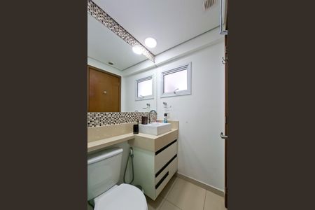 Apartamento para alugar com 82m², 2 quartos e 1 vaga Apartamento para alugar com 82m², 2 quartos e 1 vagaBanheiro da Suíte