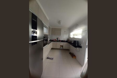 Casa à venda com 160m², 3 quartos e 2 vagas Casa à venda com 160m², 3 quartos e 2 vagasCOZINHA