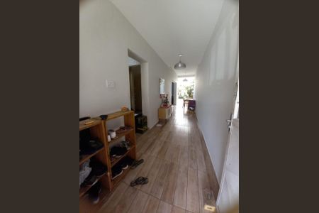 Casa à venda com 160m², 3 quartos e 2 vagas Casa à venda com 160m², 3 quartos e 2 vagasCORREDOR