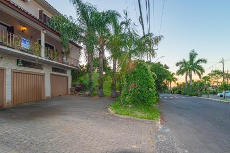 Casa à venda com 300m², 3 quartos e 3 vagasEntrada/garagens