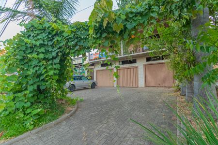 Casa à venda com 300m², 3 quartos e 3 vagasEntrada/garagens