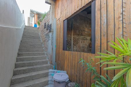 Casa à venda com 300m², 3 quartos e 3 vagasÁrea Externa/Escada de acesso/Casa nos fundos