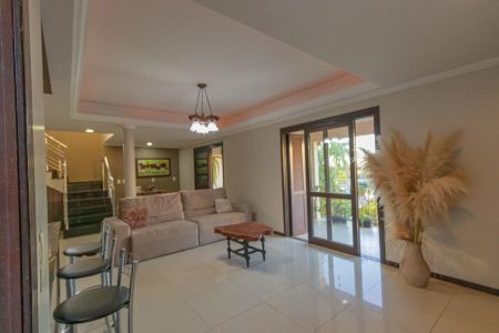 Casa à venda com 300m², 3 quartos e 3 vagasSala