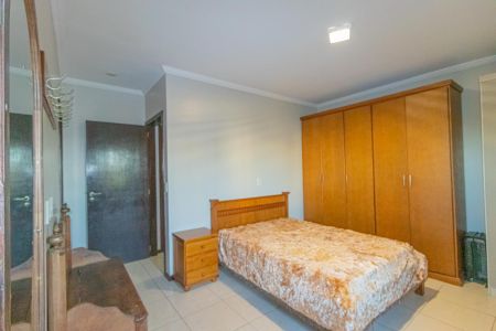 Casa à venda com 300m², 3 quartos e 3 vagasSuíte