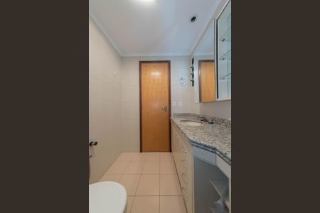 Apartamento à venda com 134m², 4 quartos e 3 vagasBanheiro da Suíte 2