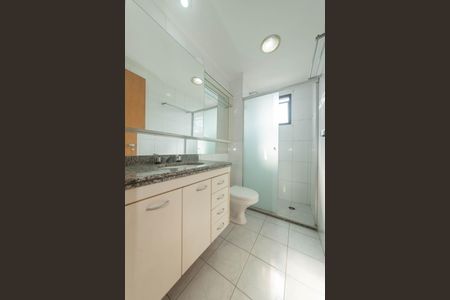 Apartamento à venda com 134m², 4 quartos e 3 vagasBanheiro da Suíte 1