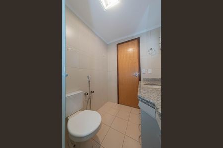 Apartamento à venda com 134m², 4 quartos e 3 vagasBanheiro da Suíte 2