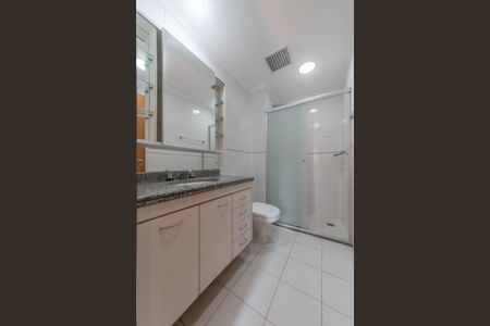 Apartamento à venda com 134m², 4 quartos e 3 vagasBanheiro Social