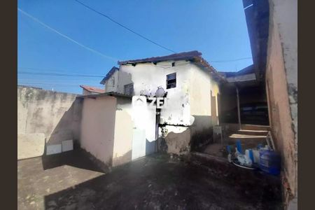 Casa à venda com 220m², 4 quartos e 3 vagas Casa à venda com 220m², 4 quartos e 3 vagasFoto 15