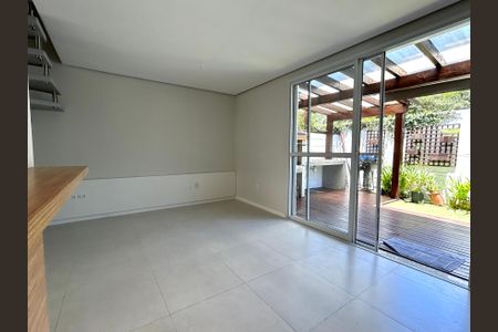 Sala de casa de condomínio para alugar com 2 quartos, 100m² em Morro das Pedras, Florianópolis