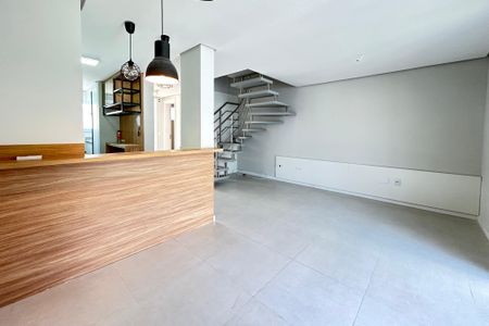 Sala de casa de condomínio para alugar com 2 quartos, 100m² em Morro das Pedras, Florianópolis