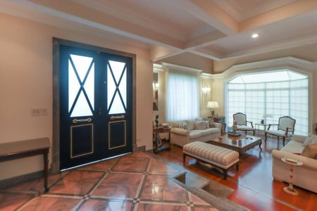 Casa à venda com 3 quartos, 550m² em Jardim Leonor, São Paulo