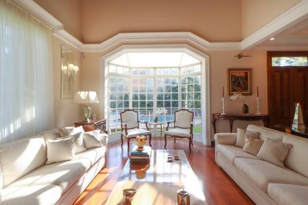 Casa à venda com 3 quartos, 550m² em Jardim Leonor, São Paulo