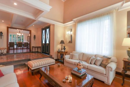 Casa à venda com 3 quartos, 550m² em Jardim Leonor, São Paulo