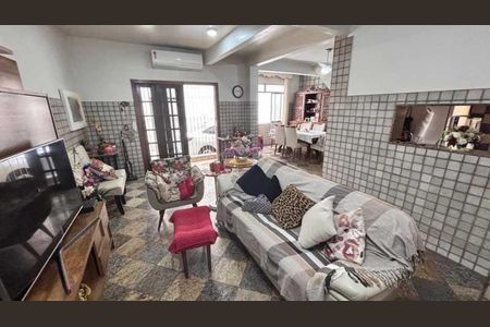 Casa à venda com 267m², 3 quartos e 1 vaga