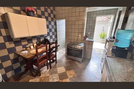 Casa à venda com 267m², 3 quartos e 1 vaga