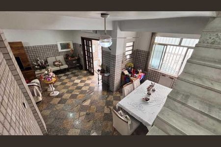 Casa à venda com 267m², 3 quartos e 1 vaga