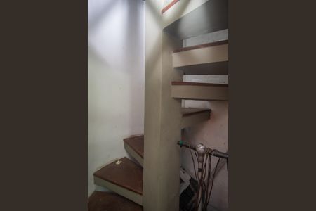 Casa para alugar com 311m², 3 quartos e 1 vagaEscada