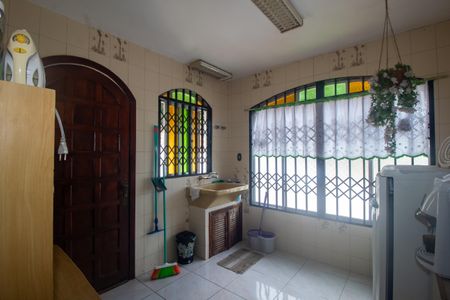 Casa para alugar com 311m², 3 quartos e 1 vagaÁrea de Serviço