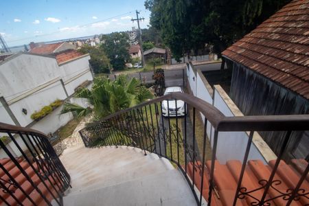 Casa para alugar com 311m², 3 quartos e 1 vagaEscada